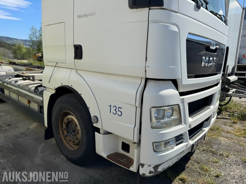 2013 MAN TGX 26.480 chassis med containerfester - מוביל מכולות/ משאית החלפת גוף: תמונה 4 2013 MAN TGX 26.480 chassis med containerfester - מוביל מכולות/ משאית החלפת גוף: תמונה 4