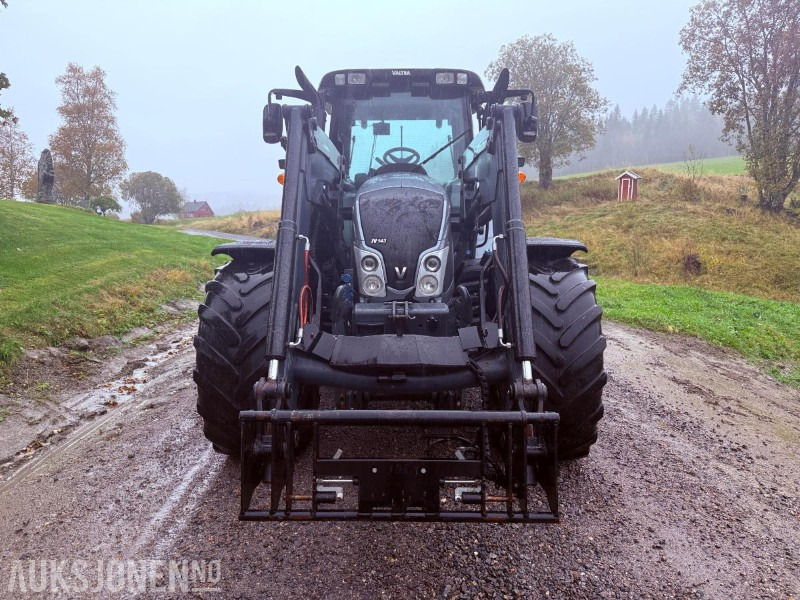 2013 Valtra N143 Direct med fronthydraulikk og kraftuttak(PTO) - Nylig EU godkjent - טרקטור חקלאי: תמונה 5 2013 Valtra N143 Direct med fronthydraulikk og kraftuttak(PTO) - Nylig EU godkjent - טרקטור חקלאי: תמונה 5