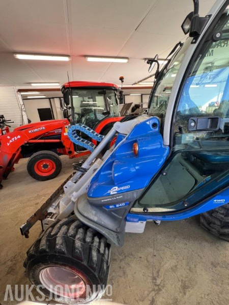 2014 Multione SL840DT - מעמיס היגוי החלקה: תמונה 5 2014 Multione SL840DT - מעמיס היגוי החלקה: תמונה 5