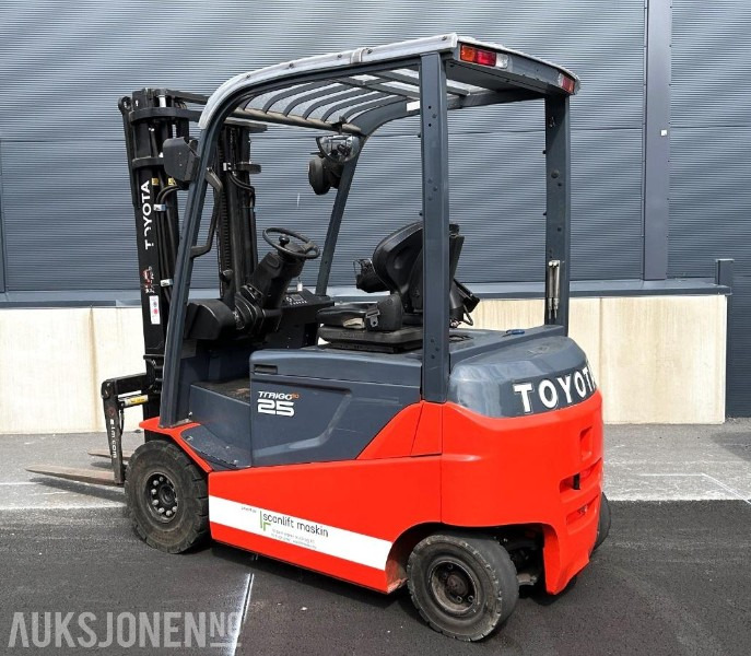 2014 Toyota 8FBMKT25 – 2,5T elektrisk gaffeltruck - ציוד לטיפול בחומרים: תמונה 3 2014 Toyota 8FBMKT25 – 2,5T elektrisk gaffeltruck - ציוד לטיפול בחומרים: תמונה 3