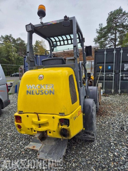 2015 Wacker Neuson WL 25 hjullaster med kost og skuff - מעמיס היגוי החלקה: תמונה 3 2015 Wacker Neuson WL 25 hjullaster med kost og skuff - מעמיס היגוי החלקה: תמונה 3