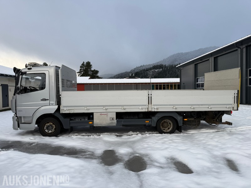 2016 Mercedes-Benz Atego 816 planbil med Zepro løftelem - C1 førarkort - Eu godkjent - משאית צד נופל/ שטוחה: תמונה 2 2016 Mercedes-Benz Atego 816 planbil med Zepro løftelem - C1 førarkort - Eu godkjent - משאית צד נופל/ שטוחה: תמונה 2
