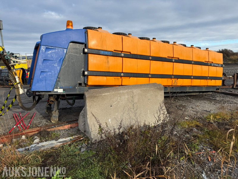 2016 SCHMIDT STRALIQ SALTSPREDER PÅ KROKRAMME. - ציוד בנייה: תמונה 1 2016 SCHMIDT STRALIQ SALTSPREDER PÅ KROKRAMME. - ציוד בנייה: תמונה 1