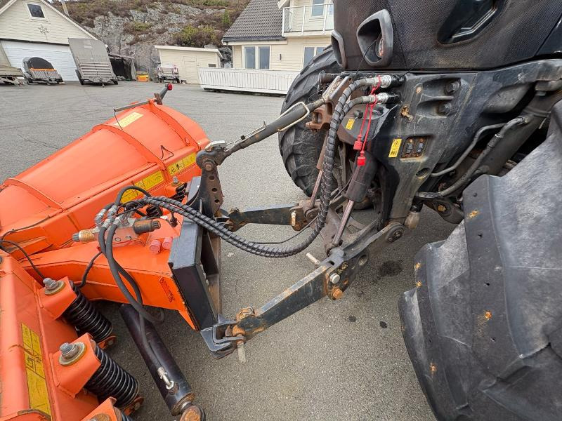 2016 mod CASE IH Optum 300CVX med Pronar PUV-3300M V-plog og Kupper Weiser strøkasse - טרקטור חקלאי: תמונה 5 2016 mod CASE IH Optum 300CVX med Pronar PUV-3300M V-plog og Kupper Weiser strøkasse - טרקטור חקלאי: תמונה 5