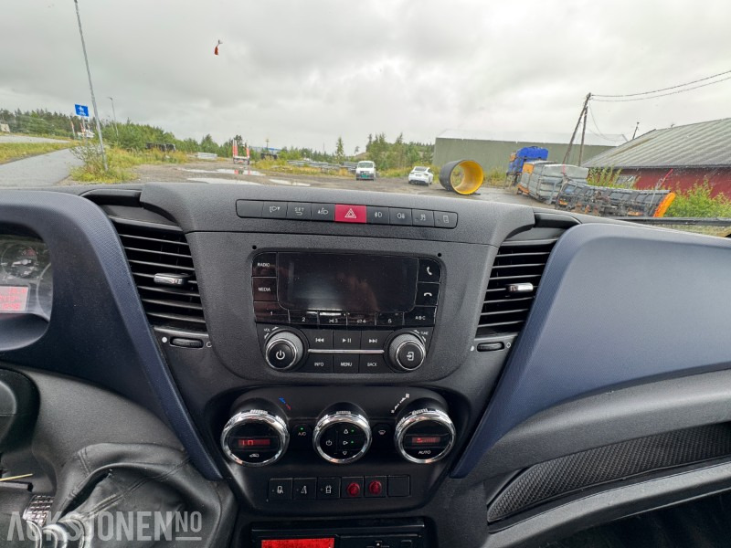 הַחכָּרָה  2017 Iveco Daily dobbelkabin m/kran, Webasto, innredning, inverter og vinterhjul 2017 Iveco Daily dobbelkabin m/kran, Webasto, innredning, inverter og vinterhjul: תמונה 14