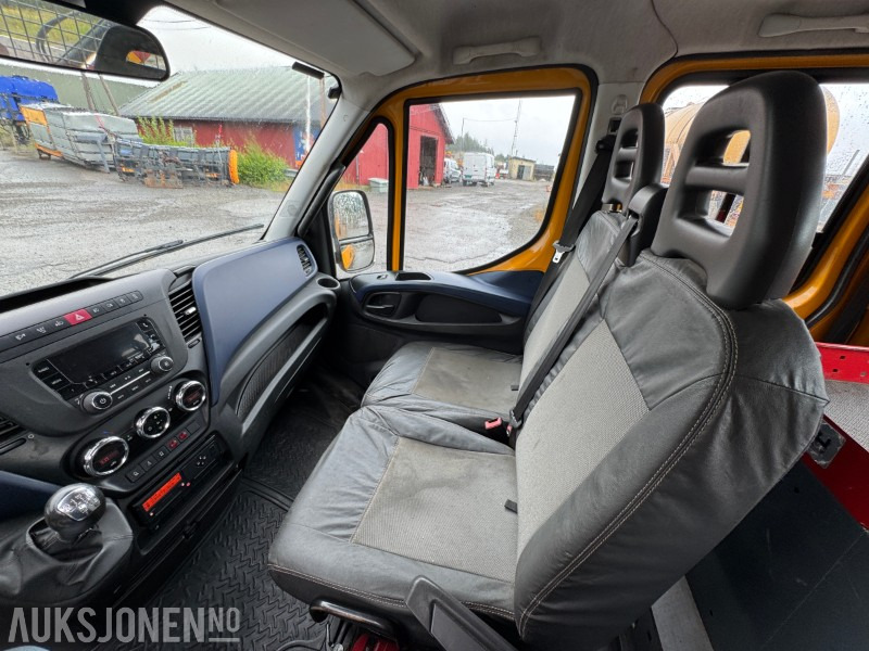 הַחכָּרָה  2017 Iveco Daily dobbelkabin m/kran, Webasto, innredning, inverter og vinterhjul 2017 Iveco Daily dobbelkabin m/kran, Webasto, innredning, inverter og vinterhjul: תמונה 15