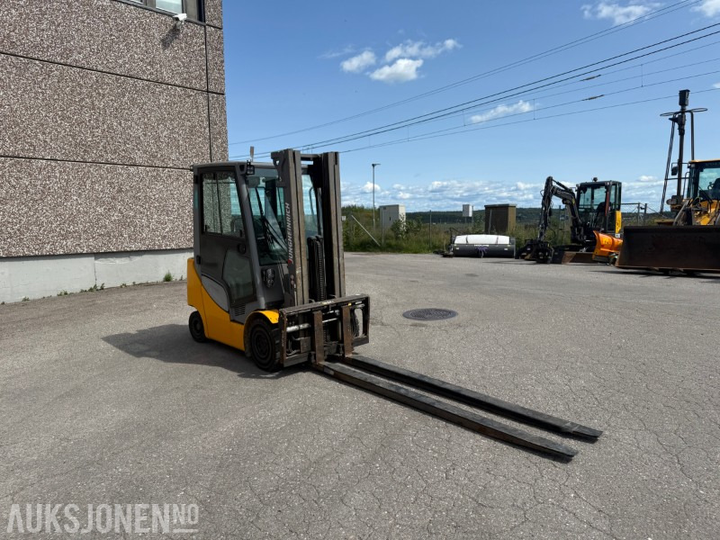 2017 Jungheinrich DFG 320S dieseldrevet motvektstruck med gaffelforlengere - ציוד לטיפול בחומרים: תמונה 1 2017 Jungheinrich DFG 320S dieseldrevet motvektstruck med gaffelforlengere - ציוד לטיפול בחומרים: תמונה 1
