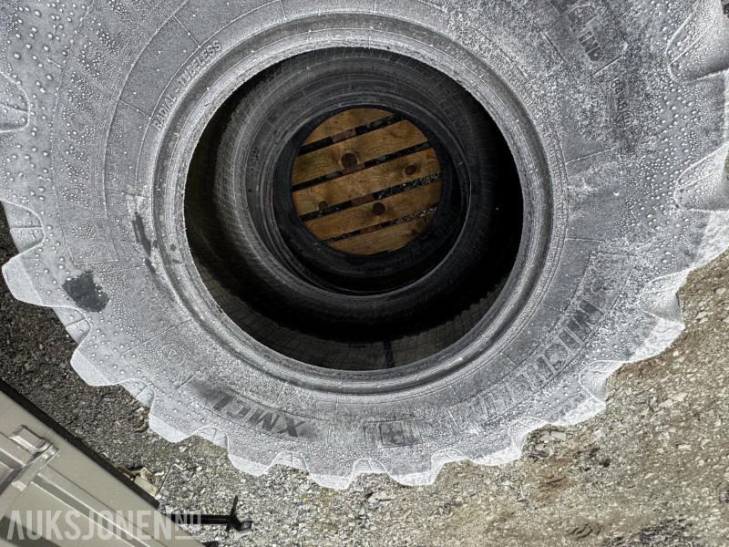 2017 Michelin XMCL 480/70 R24 – 2 stk brukte traktordekk - מכונה חקלאית: תמונה 4 2017 Michelin XMCL 480/70 R24 – 2 stk brukte traktordekk - מכונה חקלאית: תמונה 4