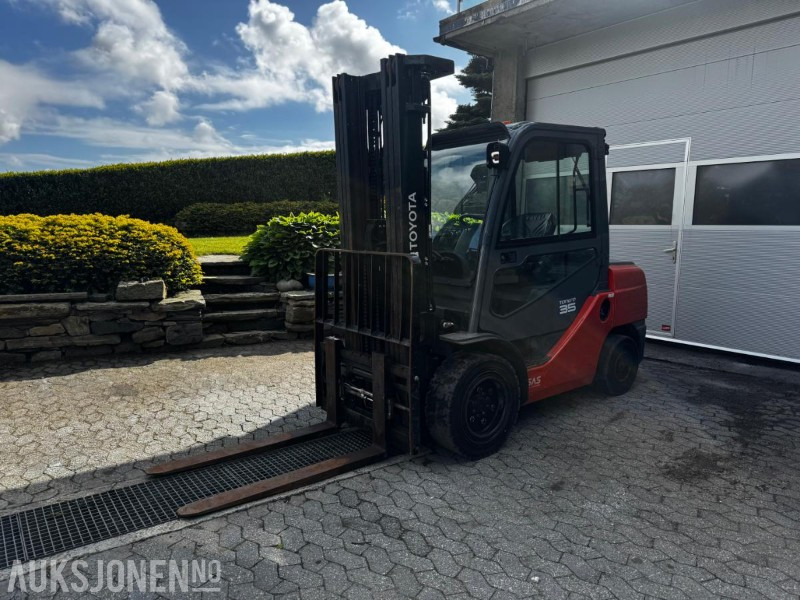 2017 Toyota Tonero 35 - 02-8FDJF35 - NY SERT. 05/26 - Diesel - ציוד לטיפול בחומרים: תמונה 2 2017 Toyota Tonero 35 - 02-8FDJF35 - NY SERT. 05/26 - Diesel - ציוד לטיפול בחומרים: תמונה 2