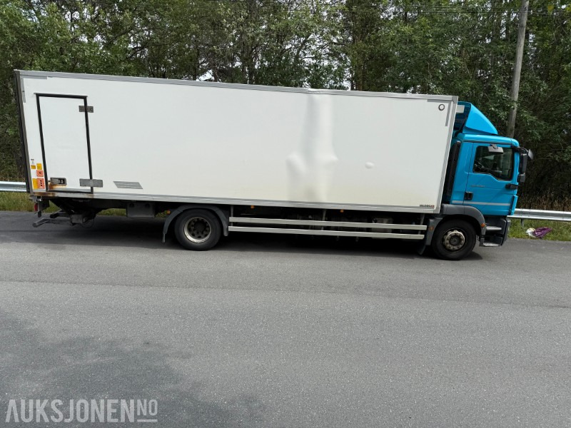 2018 MAN TGM 250, baklem, Elektrisk jekketralle, 250hk, Cruisekontroll, Ryggekamera - משאית תיבה: תמונה 4 2018 MAN TGM 250, baklem, Elektrisk jekketralle, 250hk, Cruisekontroll, Ryggekamera - משאית תיבה: תמונה 4