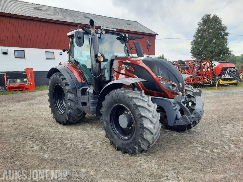 2018 Valtra T234DST traktor - 50 km/t - EU godkjent til 2026 - Elektronisk hydraulikk - Fjærende foraksel - Fronthydraulikk - Klimaanlegg - טרקטור חקלאי: תמונה 4 2018 Valtra T234DST traktor - 50 km/t - EU godkjent til 2026 - Elektronisk hydraulikk - Fjærende foraksel - Fronthydraulikk - Klimaanlegg - טרקטור חקלאי: תמונה 4