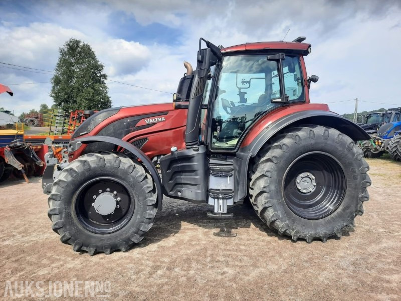 2018 Valtra T234DST traktor - 50 km/t - EU godkjent til 2026 - Elektronisk hydraulikk - Fjærende foraksel - Fronthydraulikk - Klimaanlegg - טרקטור חקלאי: תמונה 3 2018 Valtra T234DST traktor - 50 km/t - EU godkjent til 2026 - Elektronisk hydraulikk - Fjærende foraksel - Fronthydraulikk - Klimaanlegg - טרקטור חקלאי: תמונה 3