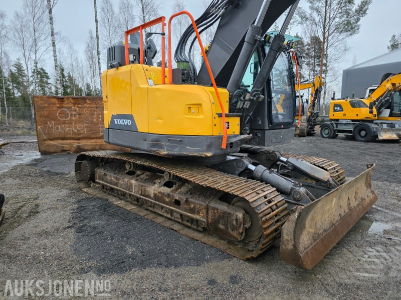 2018 Volvo ECR235EL 27 T gravemaskin rototilt med grip 7876 Timer - מחפר: תמונה 4 2018 Volvo ECR235EL 27 T gravemaskin rototilt med grip 7876 Timer - מחפר: תמונה 4