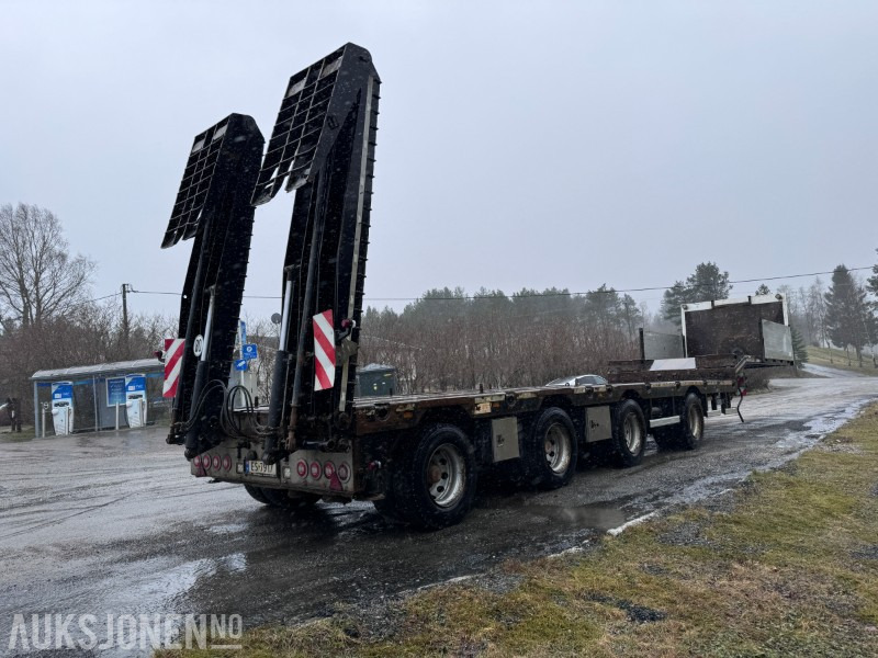 2019 Carnehl CSTV 40-60 - 4 akslet maskinsemi - Manuelt uttrekk - Hydraulisk bredding - Støttelabber bak - Fjernstyring - קרון נגרר: תמונה 4 2019 Carnehl CSTV 40-60 - 4 akslet maskinsemi - Manuelt uttrekk - Hydraulisk bredding - Støttelabber bak - Fjernstyring - קרון נגרר: תמונה 4
