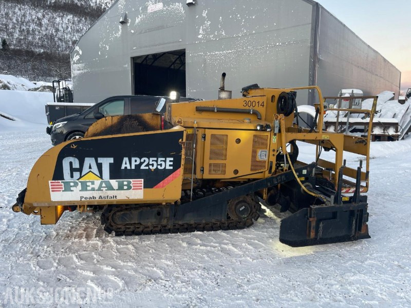 2019 Cat AP255E Beltegående asfaltutlegger, kun 1655 timer ! - ציוד בנייה: תמונה 2 2019 Cat AP255E Beltegående asfaltutlegger, kun 1655 timer ! - ציוד בנייה: תמונה 2