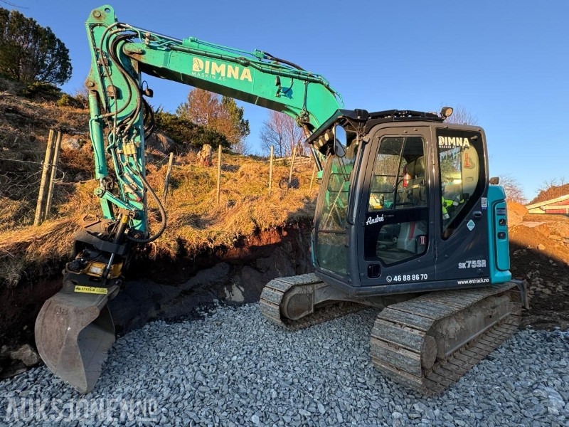 2021 Kobelco SK75SR-7 - 8 tonns Gravemaskin - Sentralsmøring - Engcon tiltrotator - Hammer - Pusskuffe - Gallerskufffe - Graveskuffe - Smalskuffe og Klype - Gått 2732 timer - מחפר: תמונה 1 2021 Kobelco SK75SR-7 - 8 tonns Gravemaskin - Sentralsmøring - Engcon tiltrotator - Hammer - Pusskuffe - Gallerskufffe - Graveskuffe - Smalskuffe og Klype - Gått 2732 timer - מחפר: תמונה 1