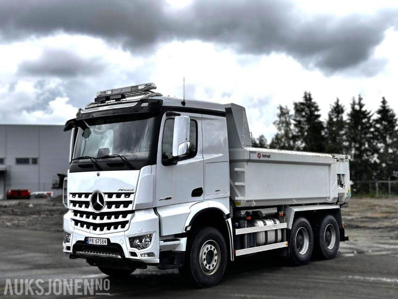 2023 Mercedes-Benz Arocs tippbil m/ Istrail tippkasse – 53 374 km - מזהיר: תמונה 1 2023 Mercedes-Benz Arocs tippbil m/ Istrail tippkasse – 53 374 km - מזהיר: תמונה 1