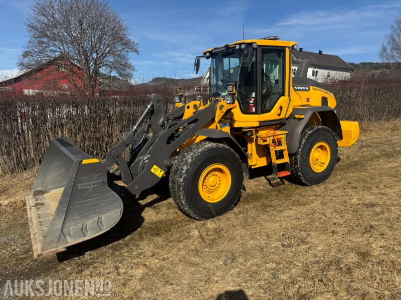 2024 Volvo L70H2 HJULLASTER MED SKUFFE, SETRALSMØRING, VEKT +++KUN 400 TIMER - מעמיס גלגלים: תמונה 1 2024 Volvo L70H2 HJULLASTER MED SKUFFE, SETRALSMØRING, VEKT +++KUN 400 TIMER - מעמיס גלגלים: תמונה 1