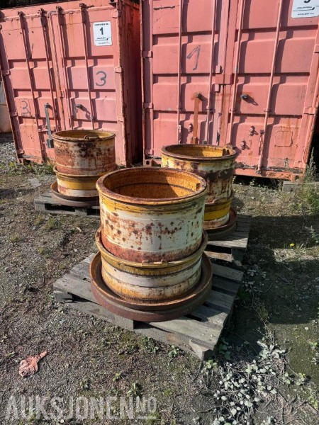 3 stk brede felger til Volvo A40 FFS (til 875/65-R29 dekk) - ציוד בנייה: תמונה 1 3 stk brede felger til Volvo A40 FFS (til 875/65-R29 dekk) - ציוד בנייה: תמונה 1