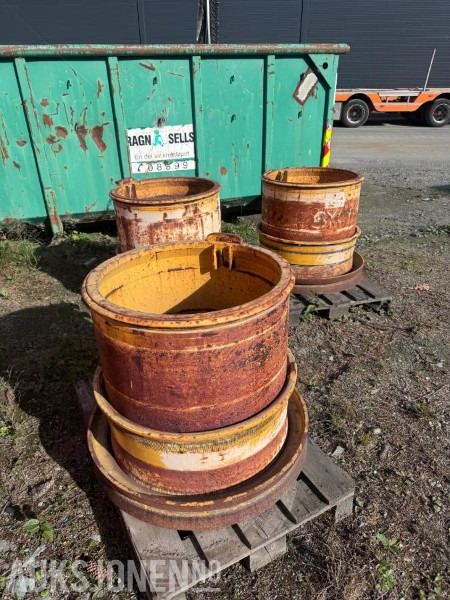3 stk brede felger til Volvo A40 FFS (til 875/65-R29 dekk) - ציוד בנייה: תמונה 2 3 stk brede felger til Volvo A40 FFS (til 875/65-R29 dekk) - ציוד בנייה: תמונה 2