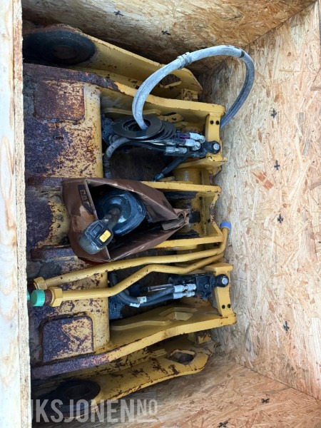 Cat hydraulisk hurtigkopling Cat 938M kopmlett m/Spak - צרופה עבור מכונת בנייה: תמונה 2 Cat hydraulisk hurtigkopling Cat 938M kopmlett m/Spak - צרופה עבור מכונת בנייה: תמונה 2