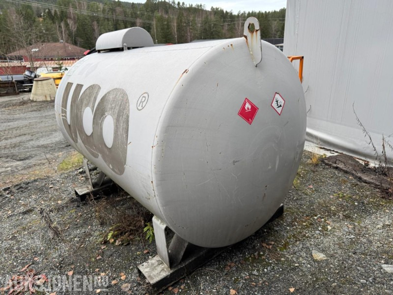 Dieseltank 2600 liter med pumpe - ציוד בנייה: תמונה 2 Dieseltank 2600 liter med pumpe - ציוד בנייה: תמונה 2