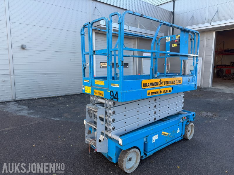 Genie GS3246 sakselift / 12 meter arbeidshøyde - פלטפורמה אווירית: תמונה 1 Genie GS3246 sakselift / 12 meter arbeidshøyde - פלטפורמה אווירית: תמונה 1