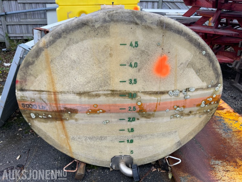 Glassfibertank 5000 Liter - ציוד בנייה: תמונה 2 Glassfibertank 5000 Liter - ציוד בנייה: תמונה 2
