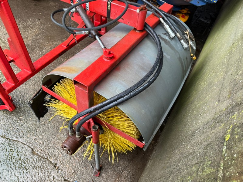 Hydraulisk feiekost til traktor / hjullaster - מכונה חקלאית: תמונה 4 Hydraulisk feiekost til traktor / hjullaster - מכונה חקלאית: תמונה 4