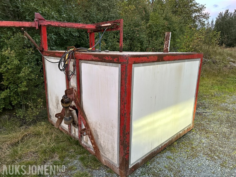 Kent Skiltvasker til traktor - מכונה חקלאית: תמונה 2 Kent Skiltvasker til traktor - מכונה חקלאית: תמונה 2