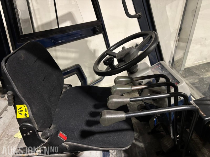 Komatsu FD25T-11D dieseltruck - ציוד לטיפול בחומרים: תמונה 5 Komatsu FD25T-11D dieseltruck - ציוד לטיפול בחומרים: תמונה 5