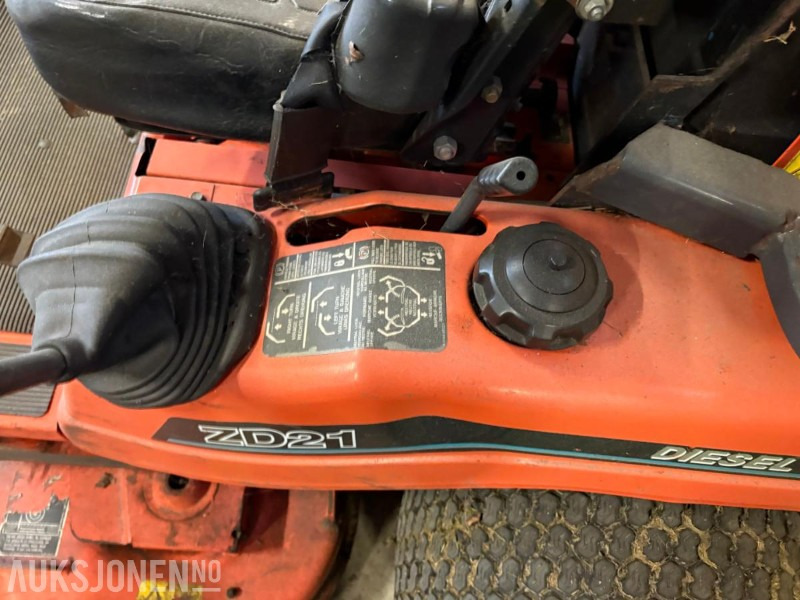 Kubota ZD21 plenklipper - ציוד בנייה: תמונה 5 Kubota ZD21 plenklipper - ציוד בנייה: תמונה 5