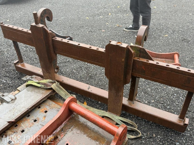 Mekanisk pallegaffel med stort BM-feste - צרופה עבור מכונת בנייה: תמונה 3 Mekanisk pallegaffel med stort BM-feste - צרופה עבור מכונת בנייה: תמונה 3