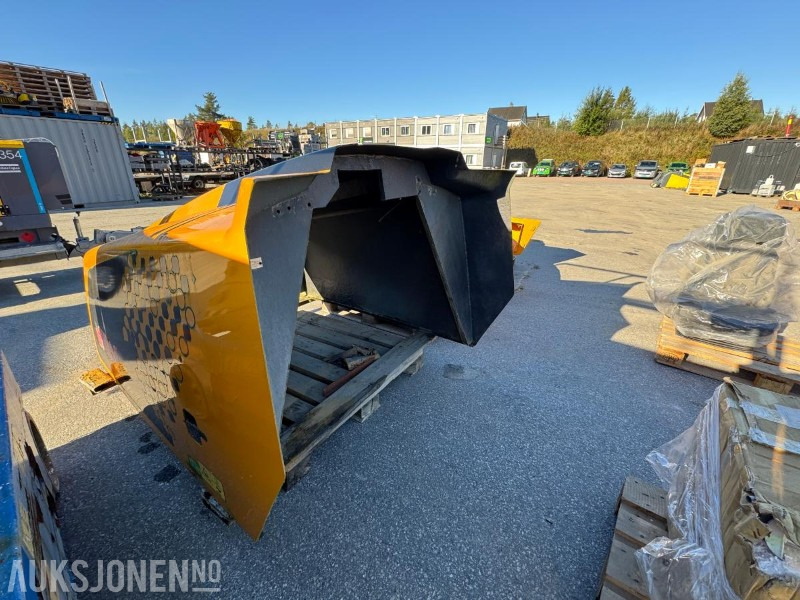 Moxy MT41 panser og side kasser med lokk. - ציוד בנייה: תמונה 3 Moxy MT41 panser og side kasser med lokk. - ציוד בנייה: תמונה 3