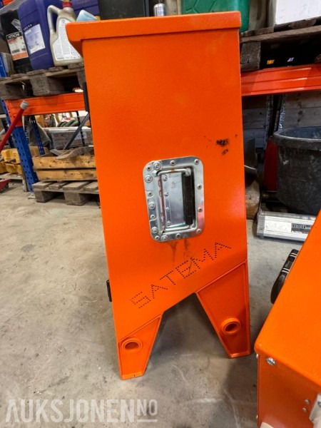 Satema Byggestømsskap 32A 230 V og byggetransformator 10 kvA O-trafo 400/230V + diverse kabler - צרופה עבור מכונת בנייה: תמונה 4 Satema Byggestømsskap 32A 230 V og byggetransformator 10 kvA O-trafo 400/230V + diverse kabler - צרופה עבור מכונת בנייה: תמונה 4