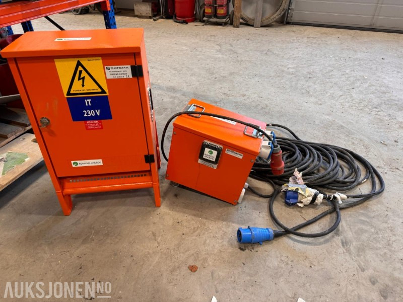 Satema Byggestømsskap 32A 230 V og byggetransformator 10 kvA O-trafo 400/230V + diverse kabler - צרופה עבור מכונת בנייה: תמונה 1 Satema Byggestømsskap 32A 230 V og byggetransformator 10 kvA O-trafo 400/230V + diverse kabler - צרופה עבור מכונת בנייה: תמונה 1