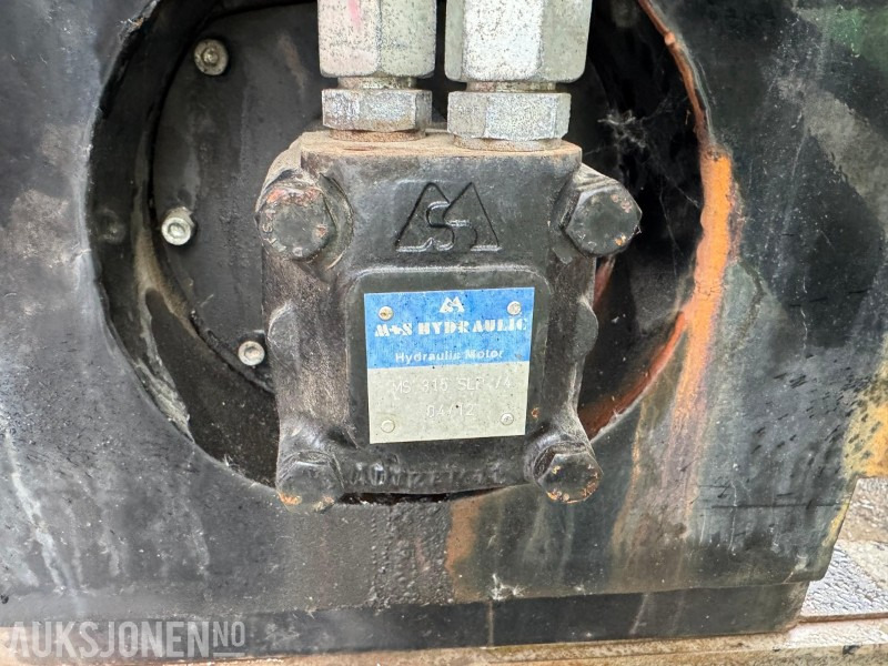 Sprider asfaltbalje | 5 tonn dunk | hydraulikk til vibroplate - משאית מכל: תמונה 4 Sprider asfaltbalje | 5 tonn dunk | hydraulikk til vibroplate - משאית מכל: תמונה 4