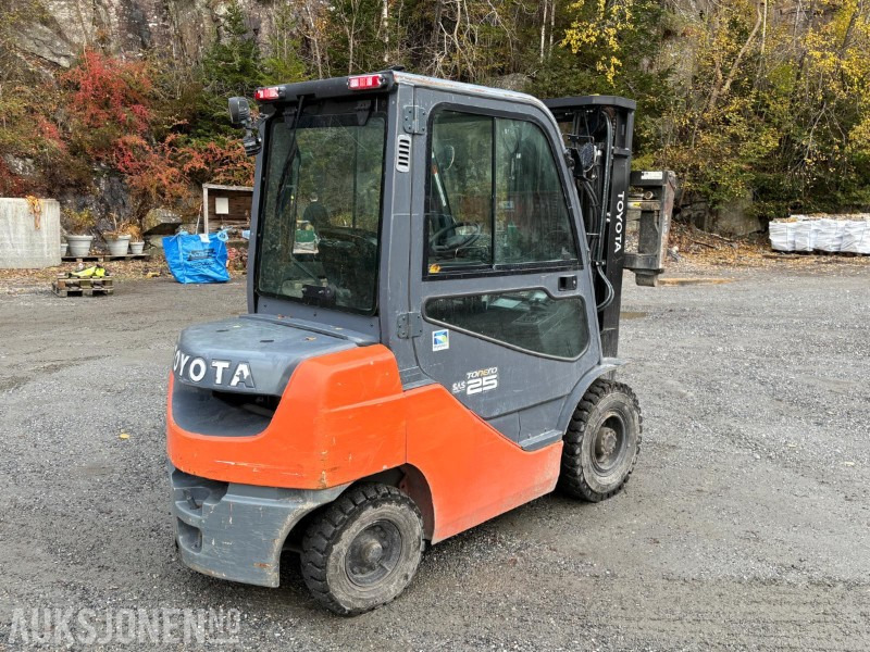 Toyota Tonero 25 SAS dieseltruck - 4 311 timer - ציוד לטיפול בחומרים: תמונה 3 Toyota Tonero 25 SAS dieseltruck - 4 311 timer - ציוד לטיפול בחומרים: תמונה 3