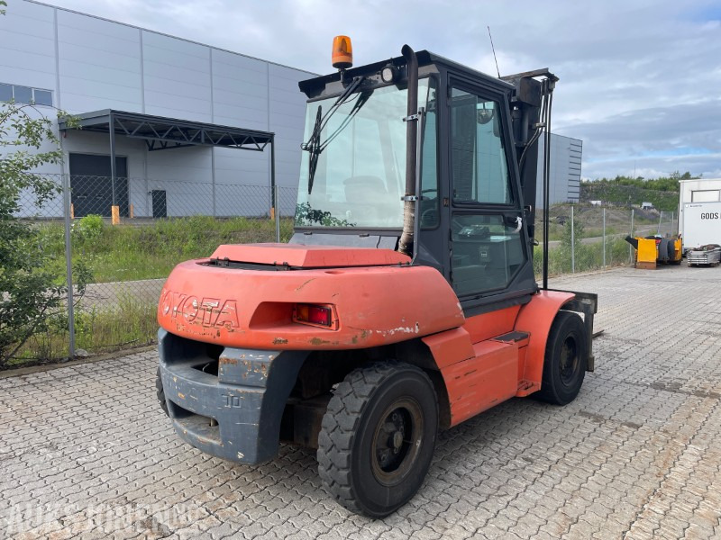 Toyota Tonero 5FD70 7T - ציוד לטיפול בחומרים: תמונה 4 Toyota Tonero 5FD70 7T - ציוד לטיפול בחומרים: תמונה 4
