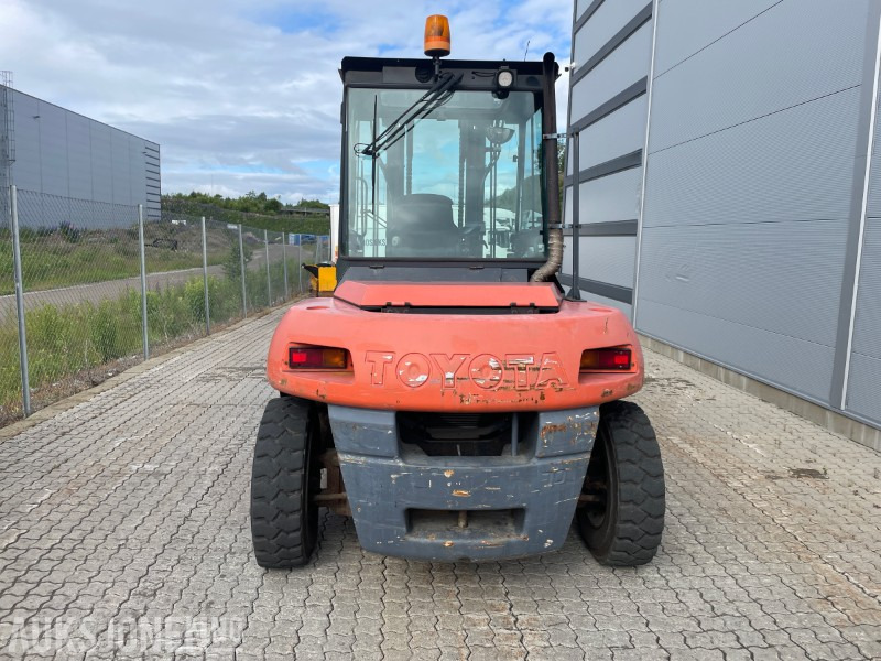 Toyota Tonero 5FD70 7T - ציוד לטיפול בחומרים: תמונה 3 Toyota Tonero 5FD70 7T - ציוד לטיפול בחומרים: תמונה 3