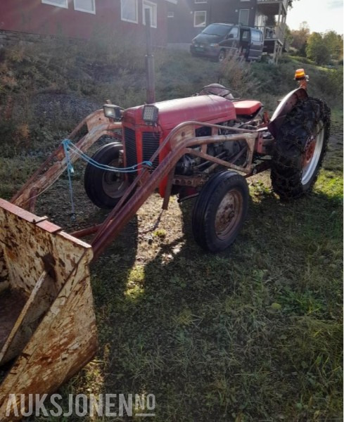Traktor - Massey Ferguson - טרקטור חקלאי: תמונה 2 Traktor - Massey Ferguson - טרקטור חקלאי: תמונה 2