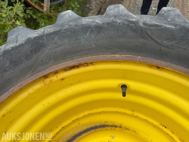 מכונה חקלאית Traktor hjul - dekk Komplett hjulsett Michelin 650/60R38 og 540/60R28: תמונה 10
