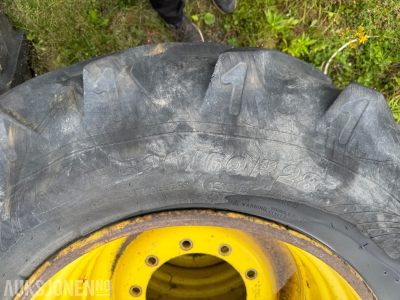 מכונה חקלאית Traktor hjul - dekk Komplett hjulsett Michelin 650/60R38 og 540/60R28: תמונה 9