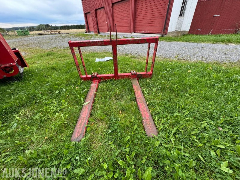 Underhaug pallegaffel - מכונה חקלאית: תמונה 2 Underhaug pallegaffel - מכונה חקלאית: תמונה 2