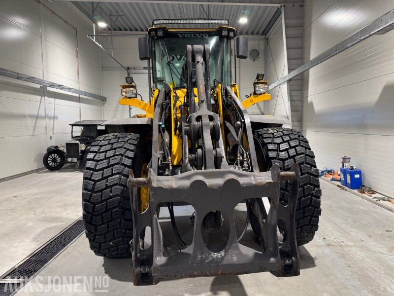 VOLVO L120F HJULLASTER MED SKUFFE, SENTRALSMØRING OG 2 SETT HJUL - מעמיס גלגלים: תמונה 3 VOLVO L120F HJULLASTER MED SKUFFE, SENTRALSMØRING OG 2 SETT HJUL - מעמיס גלגלים: תמונה 3