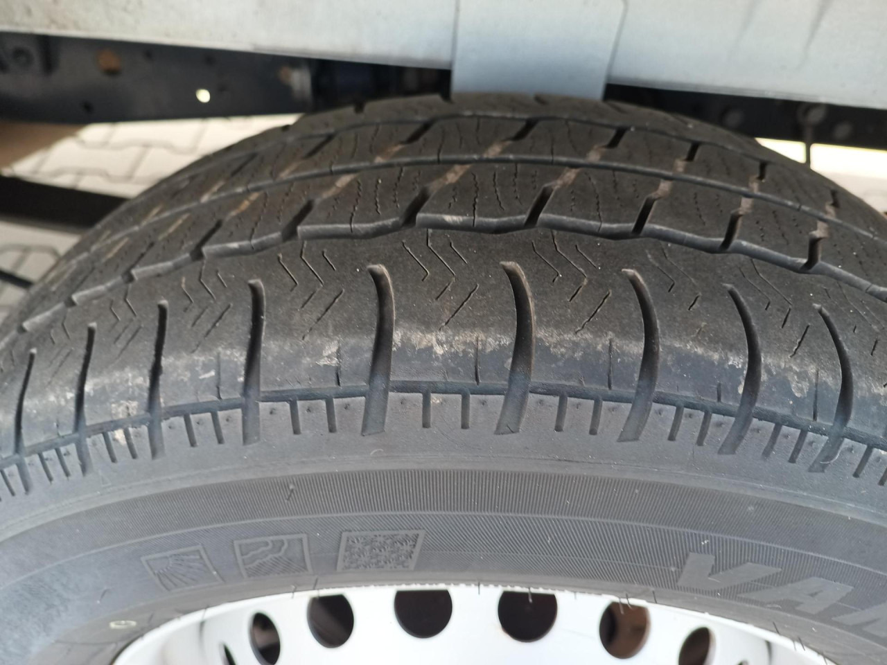 IVECO Daily 35 S 16 V - כלי רכב מסחרי עם לוח: תמונה 2 IVECO Daily 35 S 16 V - כלי רכב מסחרי עם לוח: תמונה 2