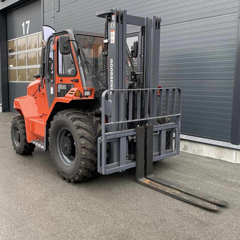 Goodsense RTD35 4WD - מלגזת שטח קשה: תמונה 1 Goodsense RTD35 4WD - מלגזת שטח קשה: תמונה 1