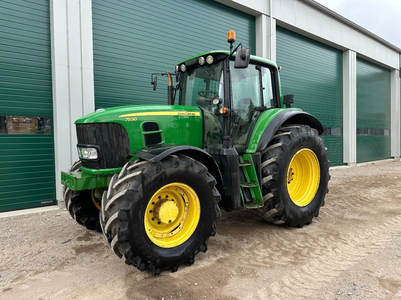 John Deere 7530 - טרקטור חקלאי: תמונה 1 John Deere 7530 - טרקטור חקלאי: תמונה 1