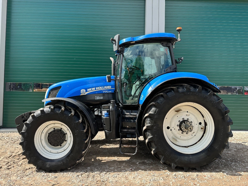 New Holland T7.235 Power Command - טרקטור חקלאי: תמונה 3 New Holland T7.235 Power Command - טרקטור חקלאי: תמונה 3