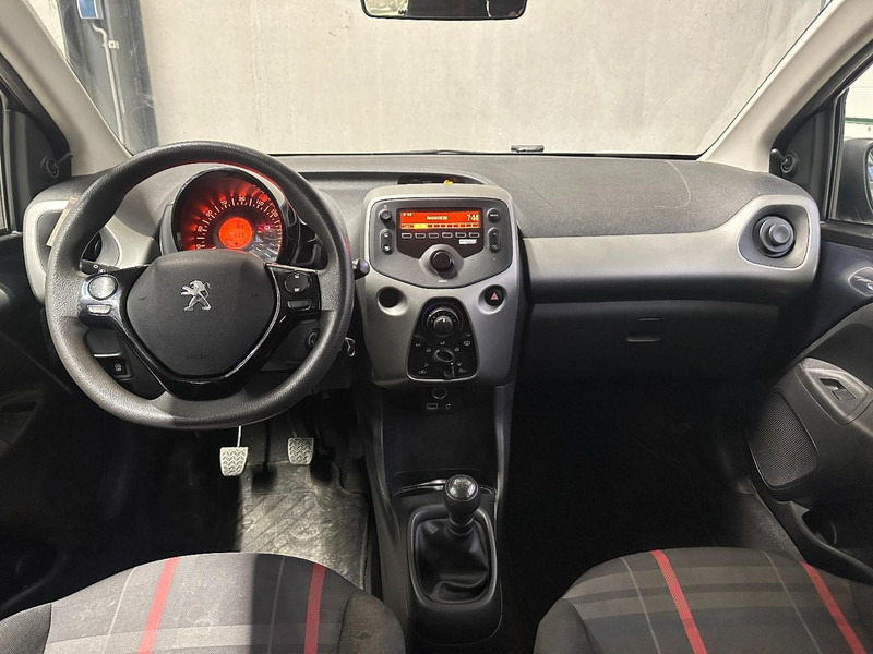 Peugeot 108 1.0 e-VTi Envy - Recent APK - Airco - 5 deurs - Metallic - האצ'בק: תמונה 4 Peugeot 108 1.0 e-VTi Envy - Recent APK - Airco - 5 deurs - Metallic - האצ'בק: תמונה 4